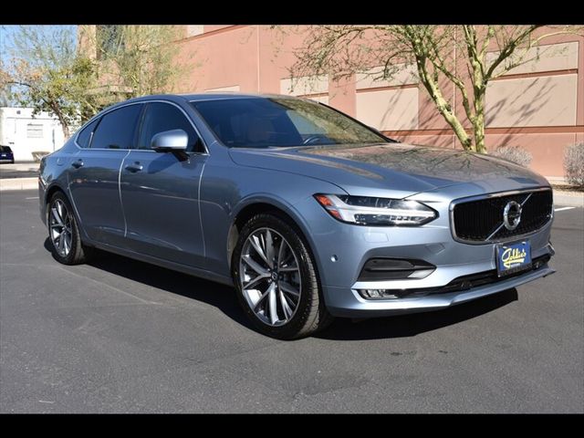 2018 Volvo S90 Momentum