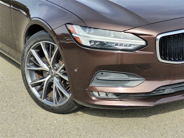 2018 Volvo S90 Momentum