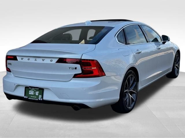 2018 Volvo S90 Momentum