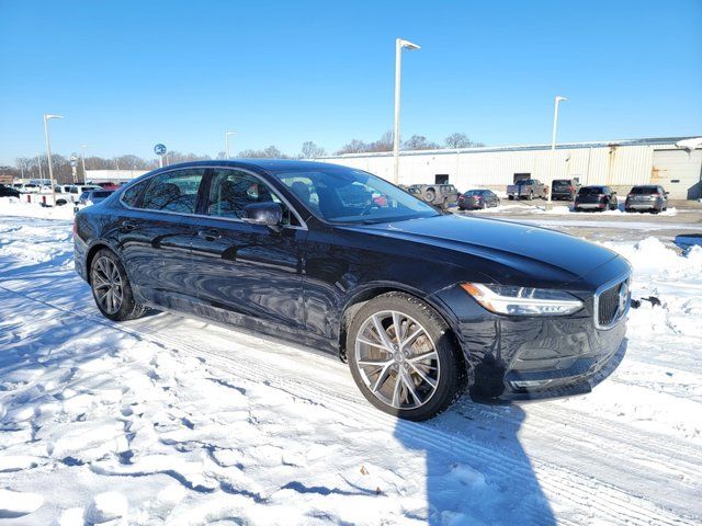 2018 Volvo S90 Momentum