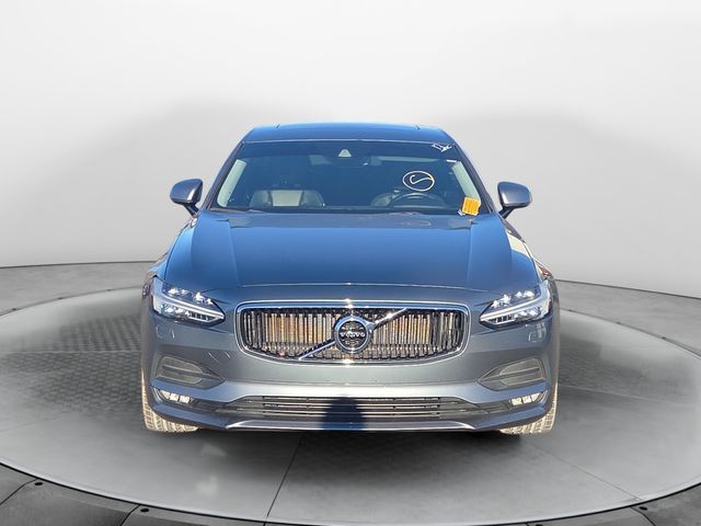 2018 Volvo S90 Momentum