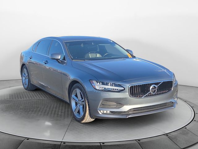 2018 Volvo S90 Momentum