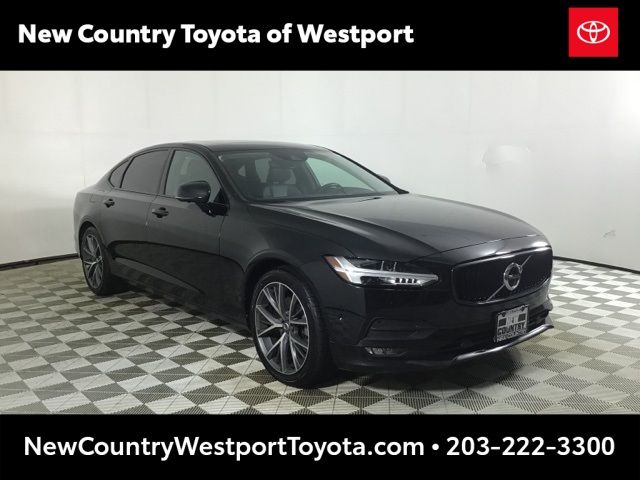 2018 Volvo S90 Momentum