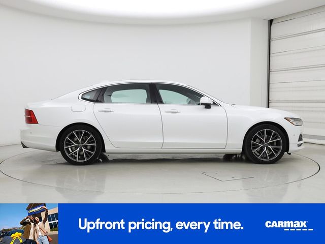 2018 Volvo S90 Momentum