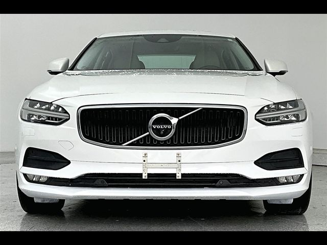 2018 Volvo S90 Momentum