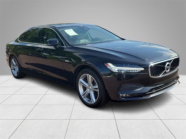 2018 Volvo S90 Momentum