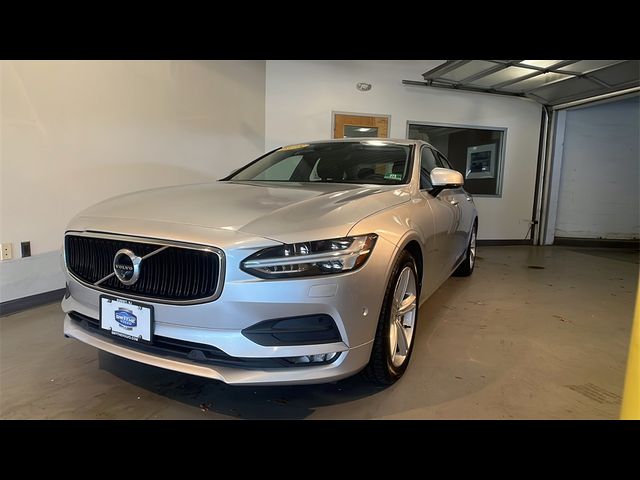 2018 Volvo S90 Momentum