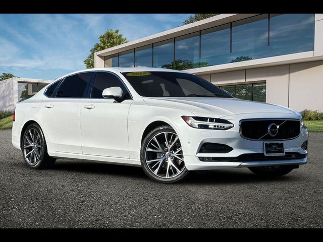 2018 Volvo S90 Momentum