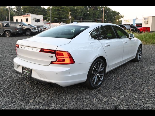 2018 Volvo S90 Momentum