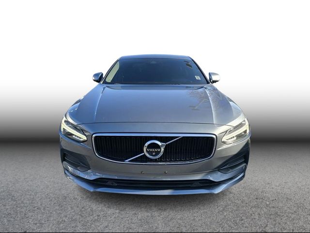 2018 Volvo S90 Momentum