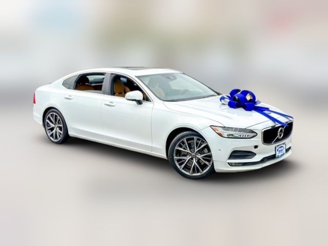2018 Volvo S90 Momentum