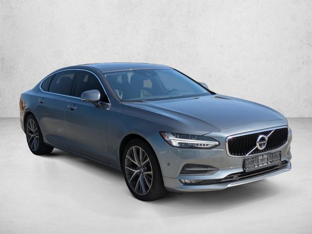 2018 Volvo S90 Momentum