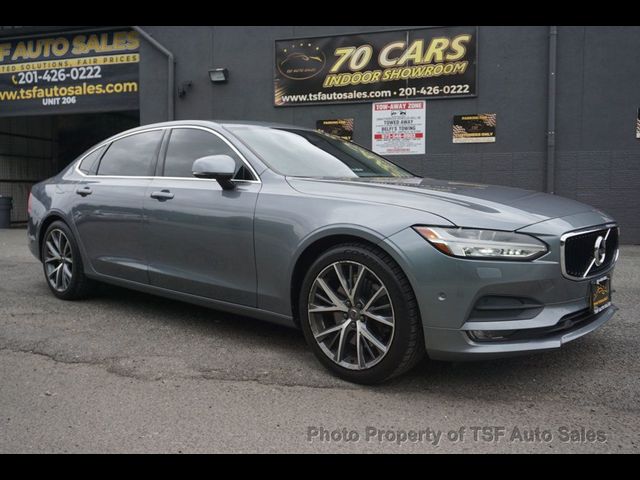 2018 Volvo S90 Momentum