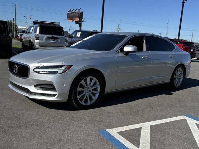 2018 Volvo S90 Momentum