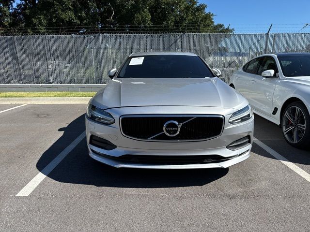 2018 Volvo S90 Momentum