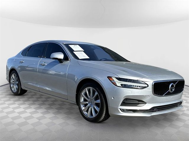 2018 Volvo S90 Momentum