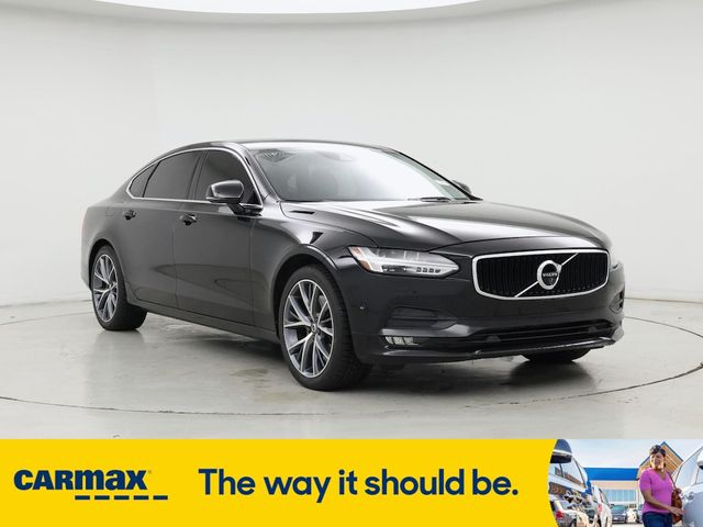 2018 Volvo S90 Momentum