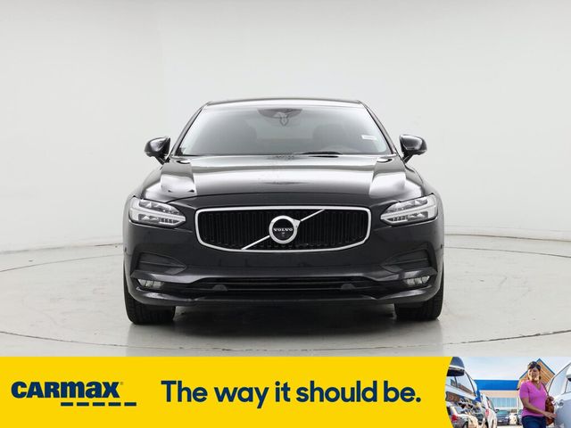 2018 Volvo S90 Momentum