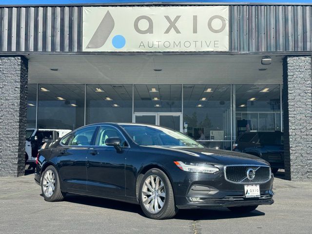 2018 Volvo S90 Momentum