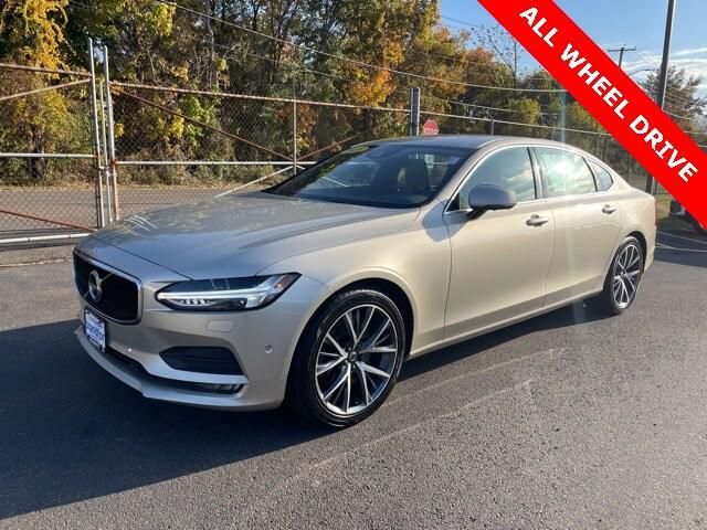 2018 Volvo S90 Momentum