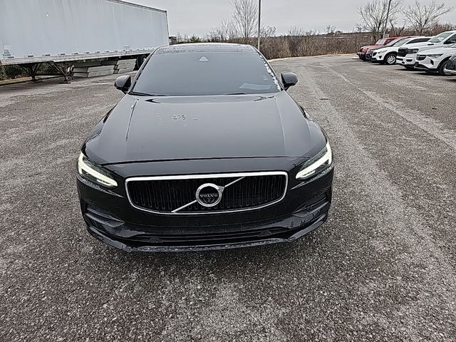 2018 Volvo S90 Momentum