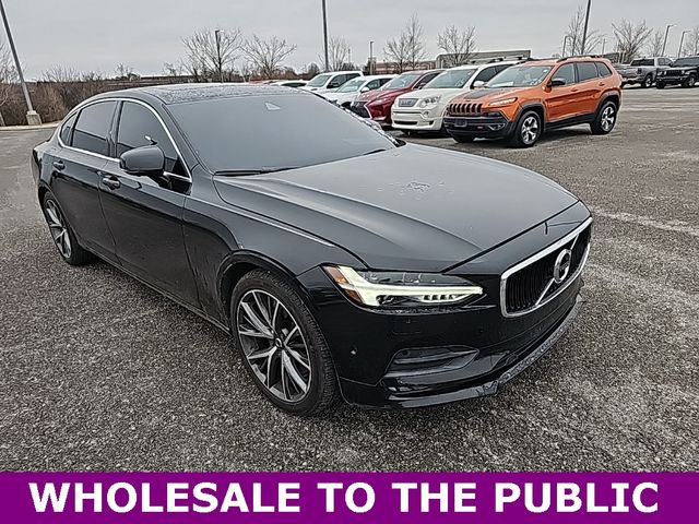 2018 Volvo S90 Momentum