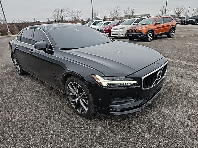 2018 Volvo S90 Momentum