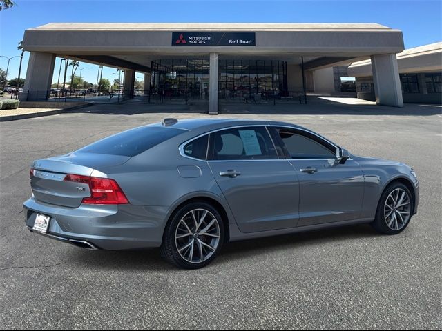 2018 Volvo S90 Momentum