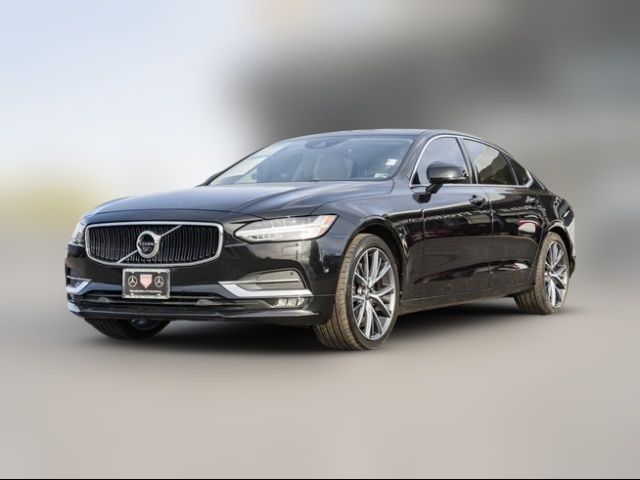 2018 Volvo S90 Momentum