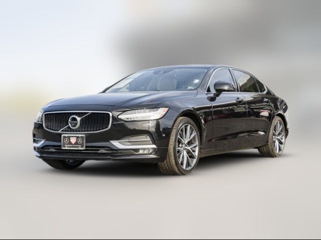 2018 Volvo S90 Momentum