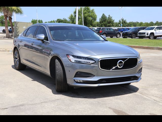 2018 Volvo S90 Momentum