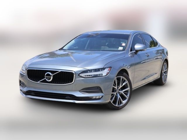 2018 Volvo S90 Momentum