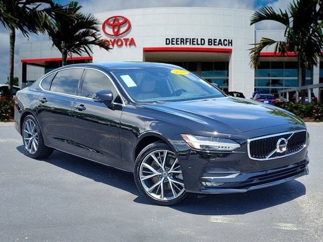 2018 Volvo S90 Momentum