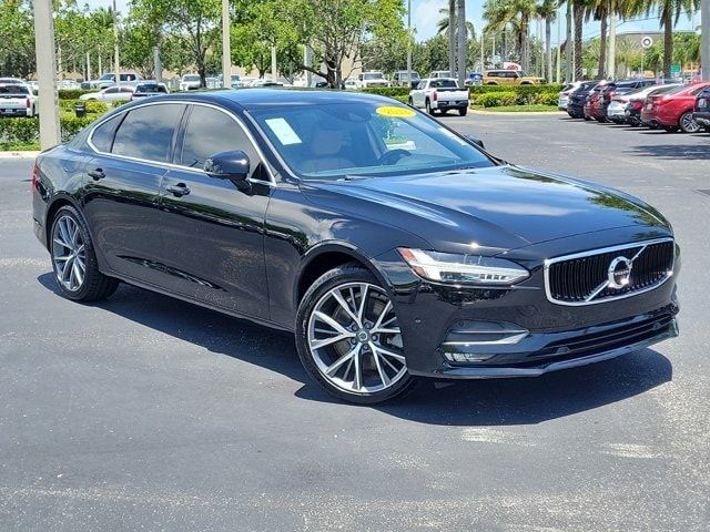 2018 Volvo S90 Momentum