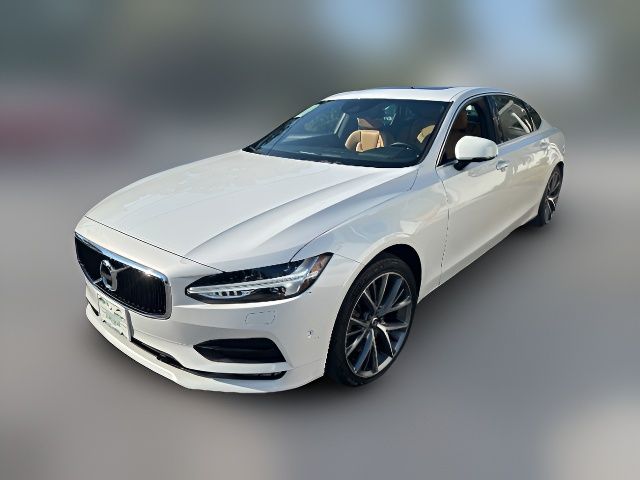 2018 Volvo S90 Momentum