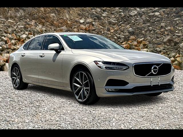 2018 Volvo S90 Momentum
