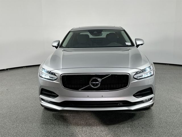 2018 Volvo S90 Momentum