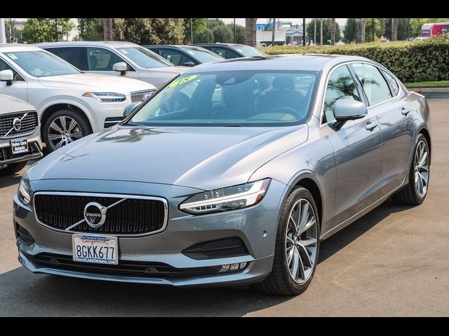 2018 Volvo S90 Momentum