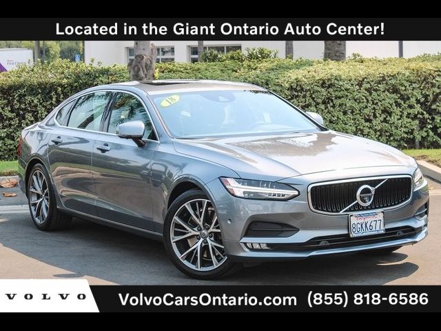 2018 Volvo S90 Momentum