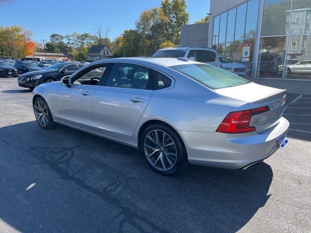 2018 Volvo S90 Momentum