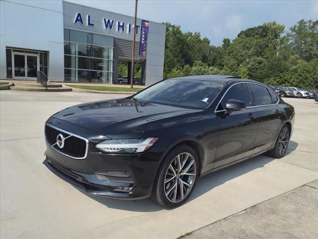 2018 Volvo S90 Momentum