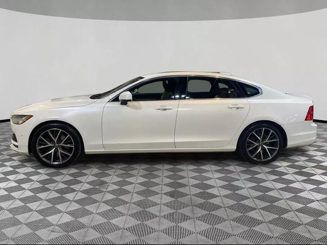 2018 Volvo S90 Momentum