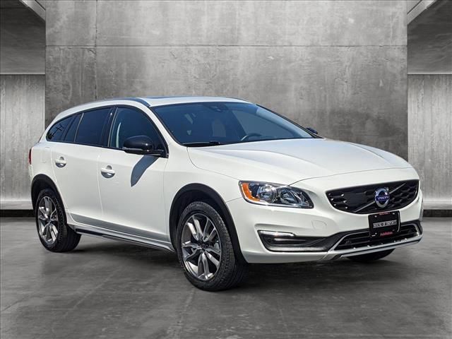 2018 Volvo V60 Cross Country Base