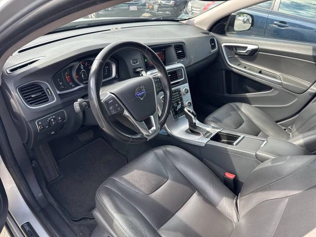 2018 Volvo V60 Cross Country Base