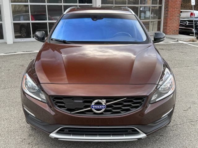 2018 Volvo V60 Cross Country Base