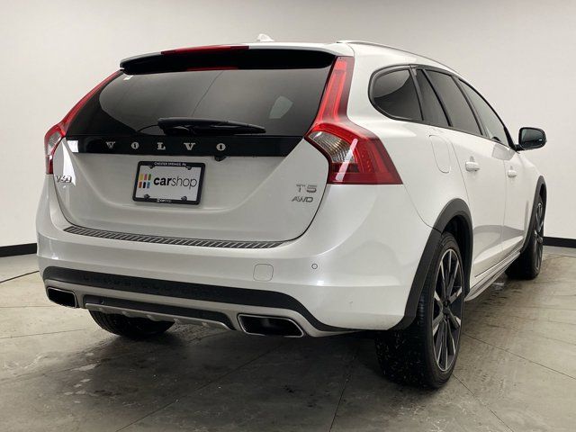 2018 Volvo V60 Cross Country Base