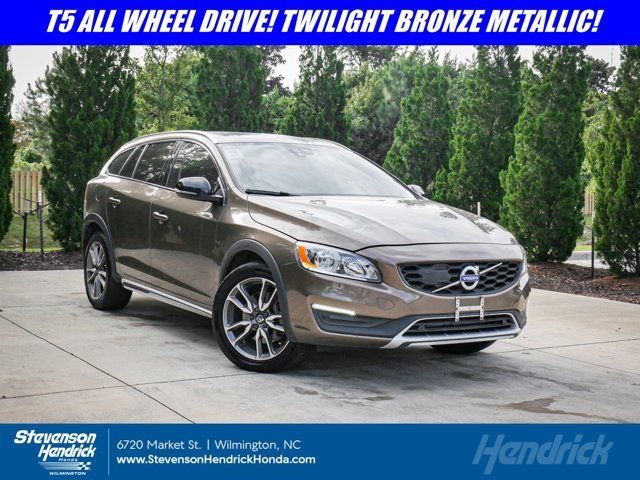 2018 Volvo V60 Cross Country Base