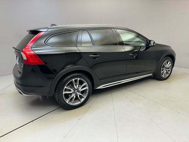 2018 Volvo V60 Cross Country Base