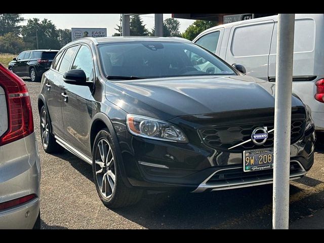 2018 Volvo V60 Cross Country Base