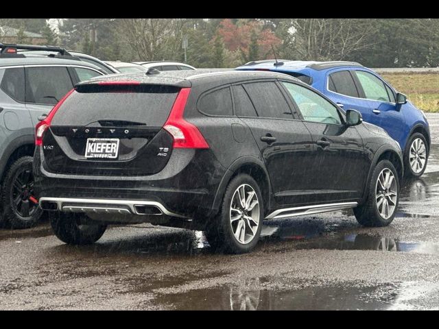 2018 Volvo V60 Cross Country Base